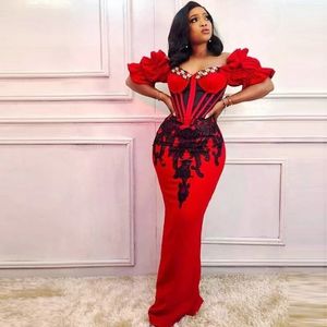 Red African Mermaid Prom Dresses z Krótkie Rękawy Koraliki Koronkowe Aplikacje Aso Ebi Ebi Sukienka Plus Size Women Robe de Soirée