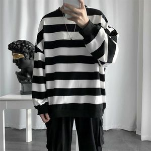 Swetry dla mężczyzn Y2K Vintage Sweter Wzór Knittwear O-Neck Sweter Męskie Streetwear Sweter Hip Hop Oversize Casual Retro 211221