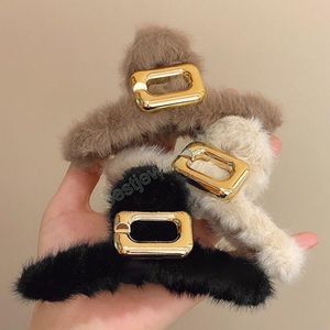 Fashion Women Girls Hairpins Warm Plush Hair Claws Clamps Adult Barrette Winter Classic Hair Clips Headwear