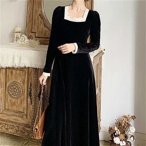 Veludo elegante vestido francês colarinho quadrado mulheres lace slim temperamento médio-comprimento preto outono vestuário senhoras 210604
