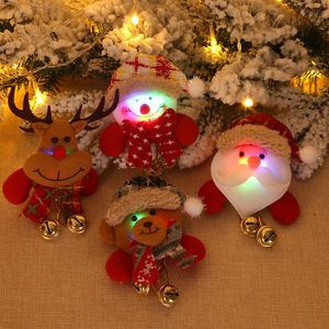Light Up Christmas Brooch Pins Babbo Natale con Jingle Bell Decorations For Woman Kids Xmas Party Favors Bombonieri Borsa da regali Charms PHJK2111
