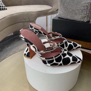 Topp design bing toffel kvinnor sommarpumpar skor höga kristallband stilett klackar sexiga spetsiga tåfest bröllop sandaler