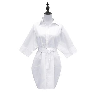 白いシャツのドレスを折りたたむカラー3/4スリーブミニショートルーズサッシサマーD0709 210514
