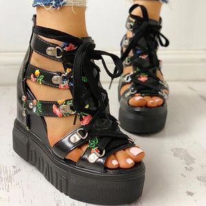 2020 Donne sandali estivi Sandali floreali stampa zeppe tacchi Corss-leppati Altezza Aumento moda scarpe causali per la moda Ladies Whosale