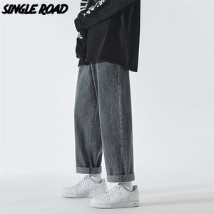 Single Road Jeans a gamba larga da uomo Pantaloni larghi in denim oversize Hip Hop Streetwear giapponese Pantaloni coreani Jeans per uomo 220311