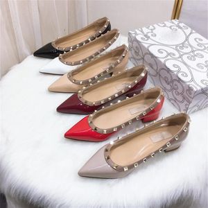 Classic Women Dress Shoes fashion good quality brand Leather Flat base rivet Weding shoe female Designer sandals Ladies Comfortable casual party Shoes V90812