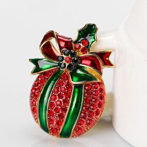 Gioielli creativi di Natale Spille di Natale Spille di Natale Corpetto di Natale - Cappello Colletto ad albero Stivali Pupazzo di neve Slitta Campana Pinguino Decorazioni di Natale 336 Ornamenti