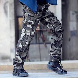 Pantaloni mimetici da uomo Moda multi tasche Stile militare Esercito Jogger Camo Baggy Cargo Abbigliamento Tattico maschile 210518