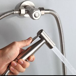 Dubbelfunktionsomkopplare Toalett Bidékran Badrum Hand Bidéer Sprayer Set Kit Pressurize Flush Spray Gun Tank Hook Wall Mount