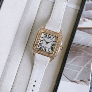 Zegarki marki modowej kobiety dziewczyna kwadratowy styl kryształowy wysokiej jakości skórzany pasek na rękę zegarek CA57