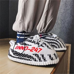 Casa Sneaker Chinelos Cheap Soleslip Acolhedor Acolhedor Comfy Shoes De Pelúcia Branco e Blacker Designer Slides Um Tamanho Adapta Todos Zapatillas Casa Y1120