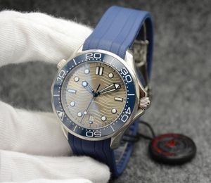 Diver 300M 2023 42 mm automatische mechanische Herrenuhren, weißes Zifferblatt, schwarzes Kautschukarmband, drehbare Lünette, transparenter Gehäuseboden, Herren-Armbanduhr, 4 Sekunden