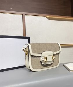 2021Women Moda Trendleri Çanta Messenger Omuz Çantaları Luxurys Tasarımcılar Çile Mektubu Rahat Lady Cüzdan Bayanlar Business Vintage Totes