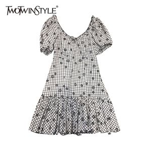 Lato Plaid Drukuj Kobiety Dress V Neck Puff Sleeve High Waist Lace Up Slim Mini Sukienki Kobiet Mody Odzież 210520
