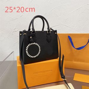 High quality women Totes 2021 luxury designer versatile large capacity handbag simple and generous shopping bags