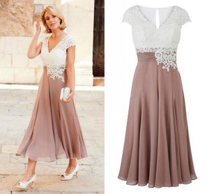 2022 Nyaste Moder av brudklänningarna V Neck Cap Sleeves Appliques Lace Chiffon Pläterad Tea Längd Bröllop Gästklänningar Rose Vit Svart