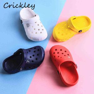 Summer Kids Clogs Shoes for Boys Girls Solid Light Non Slip Children Garden Shoes Toddler Indoor Home Beach Slippers Sandals G1218