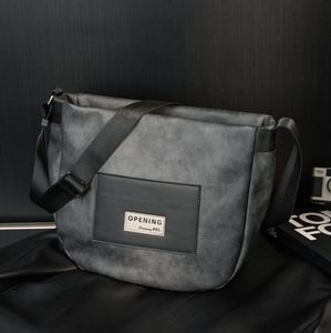 Großhandel Fabrik Herren Leder Umhängetaschen große Kapazität Retro Jiaozi Tasche Straßentrend Lederhandtasche im Freien einfacher Joker Freizeitrucksack