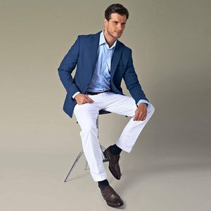 Senaste kappbyxa design 2021 marinblå jacka för affärsbröllop smart casual enkla mäns tuxedos elegant dräkt 2 stycken kostymer blad