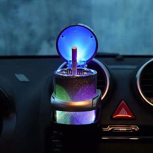 Evrensel Araba Küllük ile LED Işıkları ile Kapak Yaratıcı Kişilik Kaplı Araba Içinde Çok Fonksiyonlu Araba Malzemeleri