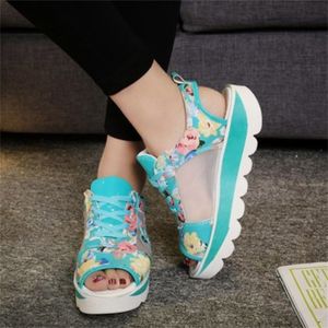 Bayan Çiçek Sandalet 2021 Yaz Yeni Peep Toe Yumuşak Sole Bayanlar Lace Up Rahat Ayakkabılar 42 Büyük Boyutlu Kadın Atletik Sandalet