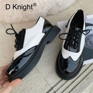 Wholesale black white oxford shoes for sale - Group buy Lace Up Women Flats College Casual Carved Black White Ladies Brogues Shoes Spring New British Oxfords Shoes For Woman W6