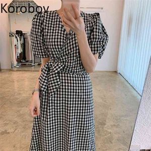 Korobov Ny V Neck Puff Sleeve Kvinnor Klänning Vintage Elegant Koreansk Kvinna Plaid Klänningar Hög midja Slim Lacing Vestidos 210430