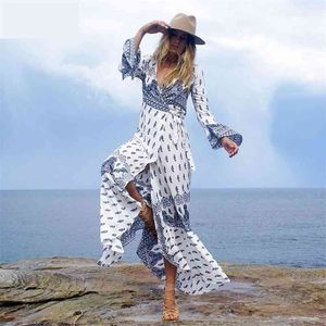 Höst Fashion V Neck Printed Bohemian Maxi Dress Waist Lace-up Flare Sleeve Boho Style Lång Kvinnor Gratis 210527