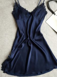 Женские спящие одежды Женщины Nightgowns Сексуальное женское белье Blue кружевное шелковое нижнее белье V-образным вырезом спагетти ремешок для девочек Мини ночная распродажа продажа