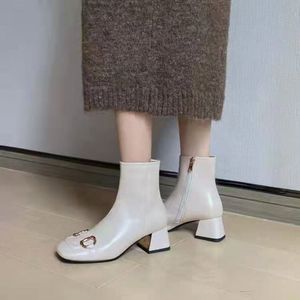 Classic womens metal CASUAL BOOTS sneakers Roman leather woman platform skirt walking side zipper bootss sneakersn 2021
