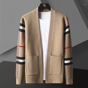 Men's Sweaters Fall Winter England Style Pocket Mens Cardigans Fashion Designer Cashmere Cardigan Men Plus Size Male Knit Jacket