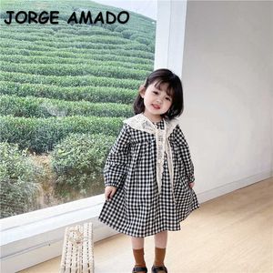 Abiti per ragazze primaverili all'ingrosso Plaid nero con scialle in pizzo bianco Abiti per ragazza principessa in stile retrò E0025 210610