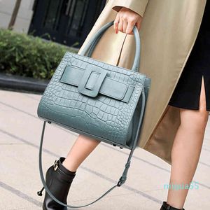 Shoulder Bags Fashion Temperament Handbag Women Large Capacity Simple Atmosphere Pattern Messenger bagS