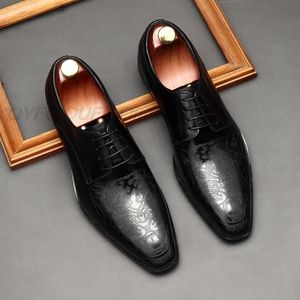 Homens Genuíno Couro Escultura Padrão Sapatos Formal Vestido Clássico Quadrado Cabeça Preto Marrom Mens Casamento Lace Up Oxford Formal Sapatos