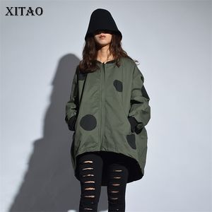 [Xitao] Europe Ankomst Höst Casual Kvinnor Polka Dot Print Stand Collar Coat Kvinna Full Sleeve Loose Jacket LJT3848 211029