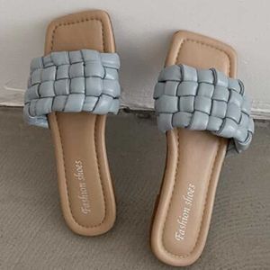 Kadınlar Örgü Terlik Düz Açık Burun Sandalet Moda Tasarım Eğlence Ayakkabı Charm Ofis Kadın Flip Flop QQ883 210625