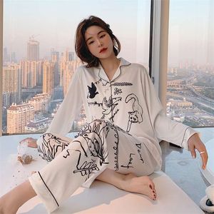 Women's Pajamas Set Luxury Style Fashion Natural Animal Graffiti Sleepwear Female Silk Like Leisure Home Clothes Nightwear 210928