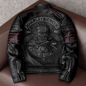 黒の刺繍の頭蓋骨のオートバイの革のジャケット100％天然牛革のモトジャケットのバイカーのコート冬の暖かい服