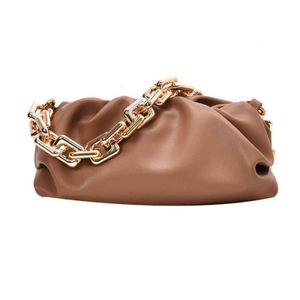 HBP الكلاسيكية الأزياء الغيوم حزمة سلسلة الذهب أكياس shuolder العلامة التجارية تصميم المرأة حقائب المتشرد الناعم purse1