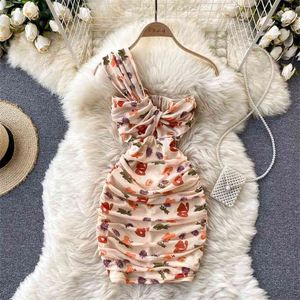 مثير واحد الكتف ruched bodycon البسيطة اللباس المرأة الصيف الأزياء الأزهار طباعة ضئيلة عالية الخصر أكمام حزب vestidos 210603