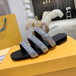 Fashion Top Quality Sandal tofflor Flash Drill Sequined Cloth Kvinnor Skor Sandaler Nubuck Leather Luxury Designer Sko Open-toed Flat Bottom