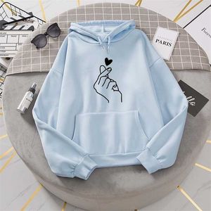 Kobiety Bluzy Casual KPOP Finger Heart Love Wzór Z Kapturem Bluzy Moda Z Kapturem Z Długim Rękawem Kobiet Pullovers Streetwear 211027