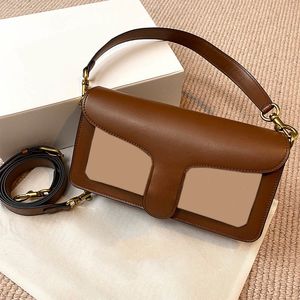 Women Luxurys مصممي الأكياس اليدوية 2021 Tabby Diony Sian Package Cowwhide Flap Patchwork Envelope Conder Bag Messengerdesigner