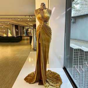 Gorgeous Arabic Mermaid Prom Dresses High Neck Velvet High Split Evening Dress With Crystal Sexy Cutaway Sidor Women Party Gowns