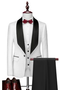 Smoking da sposa bianco di classe Abiti da uomo Slim Fit Risvolto con visiera Prom BestMan Groomsmen Blazer Dinner Party Business Design Set da 3 pezzi (giacca + gilet + pantaloni) Immagine reale