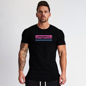 Muscleguys Fashion T Shirt Uomo Cotone compressione Traspirante Mens manica corta Fitness Mens t-shirt Palestre Tee Tight Top casual 210421