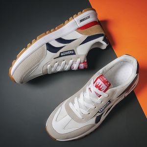 Partihandel Stor storlek 39-44 Bekväma Sportskor Luxurys Designers Mens Womens Running Sneakers Spring and Fall Trainers