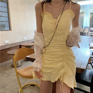 Summer Women Yellow Casual Solid Color Plised Sling Dress Bodycon Sexy V-Neck Party Slim Beach Dresses 210527