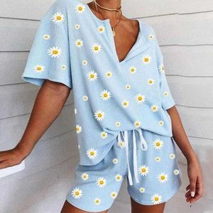Kadın Pijama Daisy Çiçek Baskı Kısa Set Pijama Kadınlar Için Pijama Set Tatlı Kısa Kollu T Shirt Şort Yaz Pijama 210622