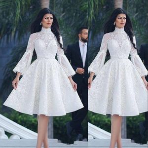 2021 Krótki Illusion High Neck Eleganckie Sukienki Koktajlowe Białe Pełne Koronki Aplikacje Długie Rękawy Kolana Długość Wieczór Formalna Dress Prom Homecoming Suknie z Sashes